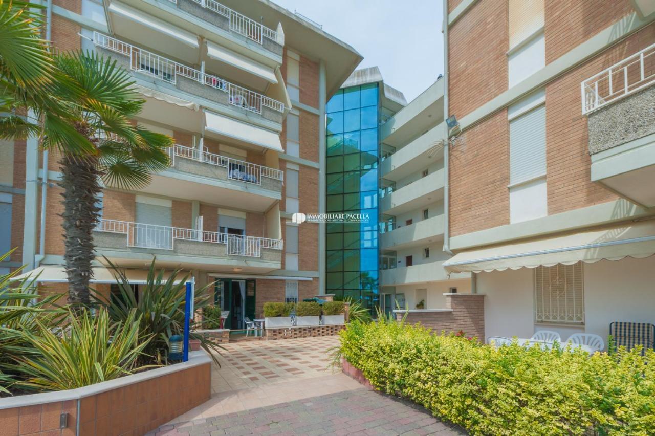 Residence Puerto Del Sol Immobiliare Pacella Лидо-ди-Езоло Экстерьер фото