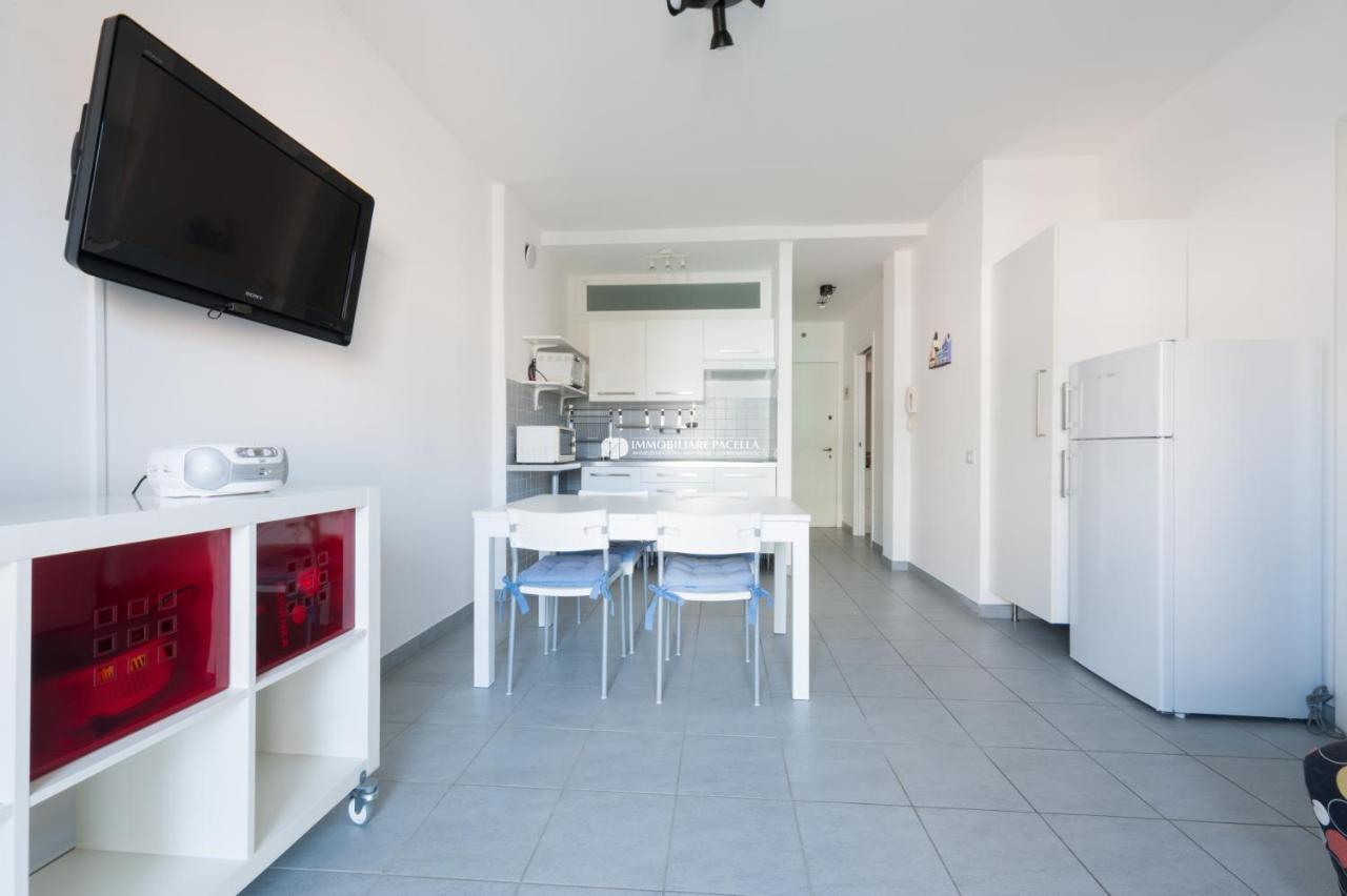 Residence Puerto Del Sol Immobiliare Pacella Лидо-ди-Езоло Экстерьер фото