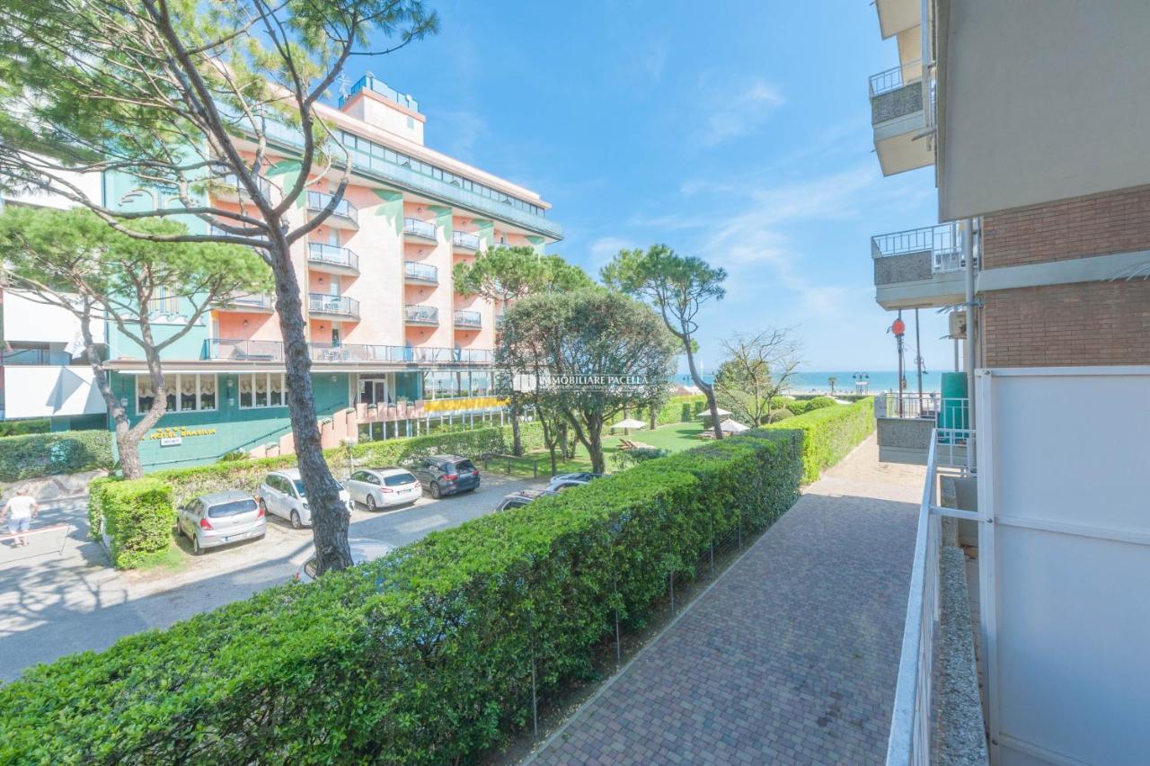 Residence Puerto Del Sol Immobiliare Pacella Лидо-ди-Езоло Экстерьер фото